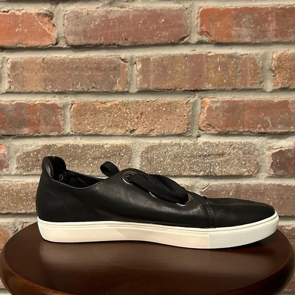 Yosi Samra Black Leather Brand New Laced Up Sneakers Size 9. - Picture 5 of 9